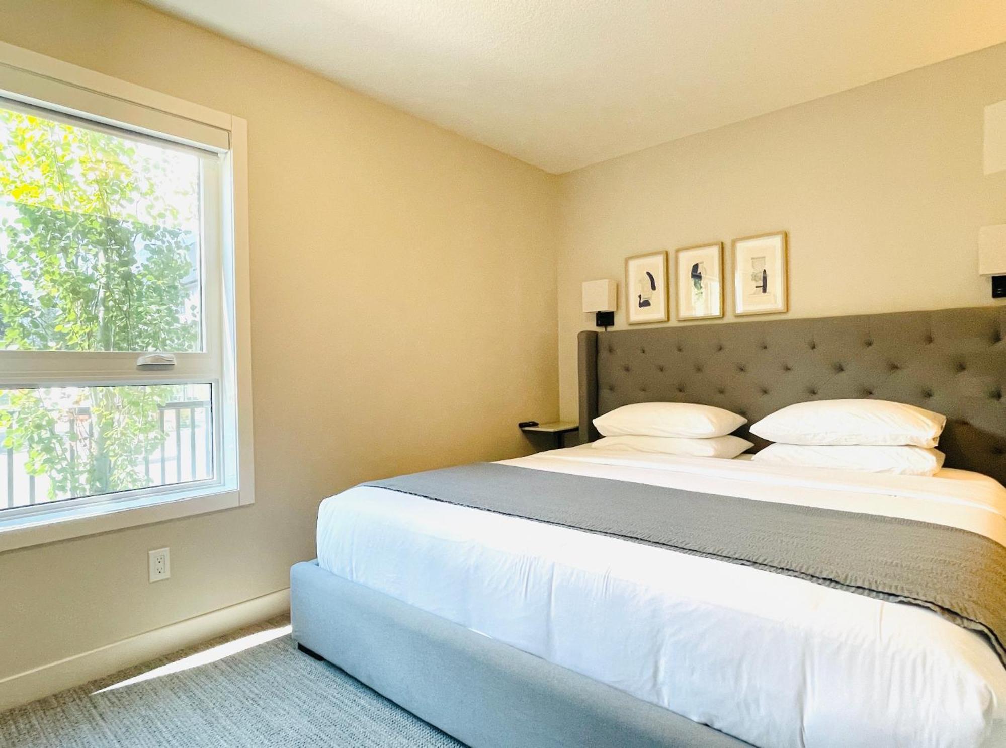 Joe'S Contemporary 2 King Bedrooms Vacation Home In Канмор Экстерьер фото