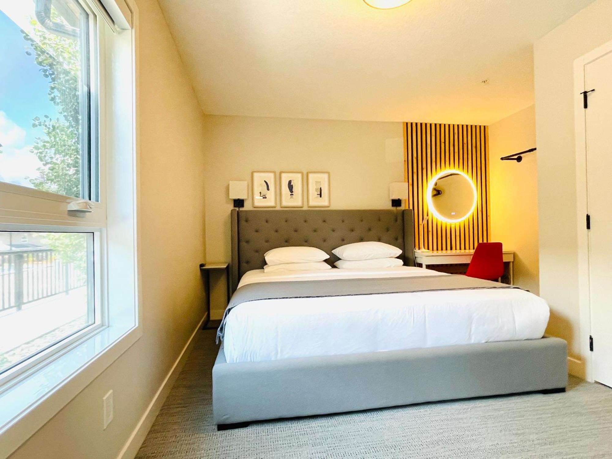 Joe'S Contemporary 2 King Bedrooms Vacation Home In Канмор Экстерьер фото